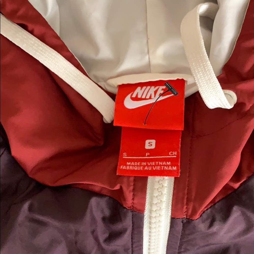 Nike Windbreaker - Picture 3 of 4
